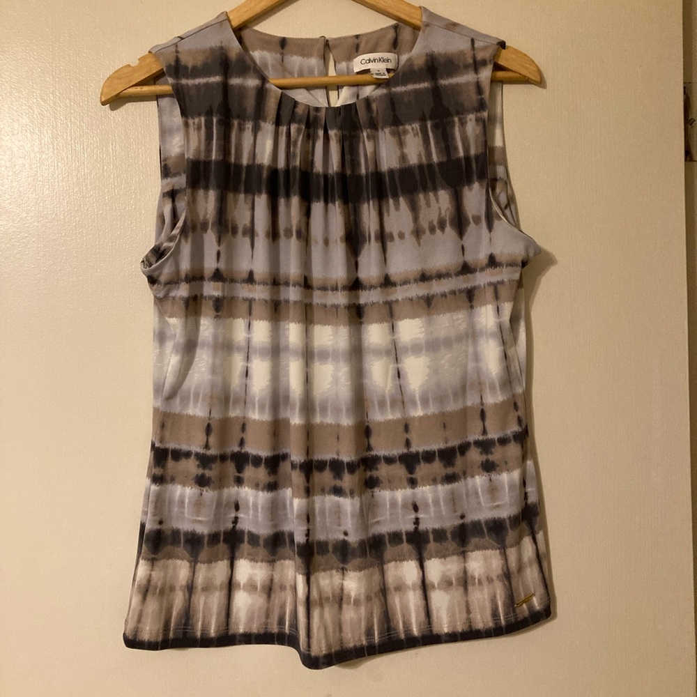 Calvin Klein sleeveless top. Size large.